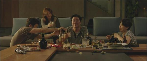 《寄生虫》获最佳影片奖,韩国电影的高光时刻