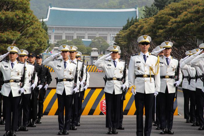 韩国总统府十几名内部警卫被隔离2周